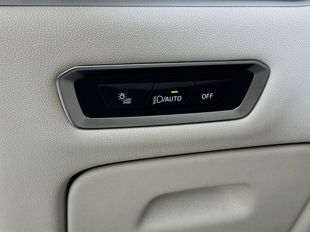 New 2026 White BMW M60i image 10