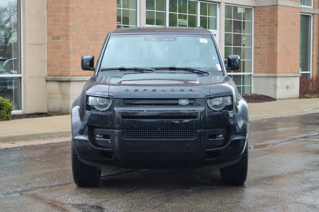2025 Land Rover Defender 110 X-Dynamic SE photo 3