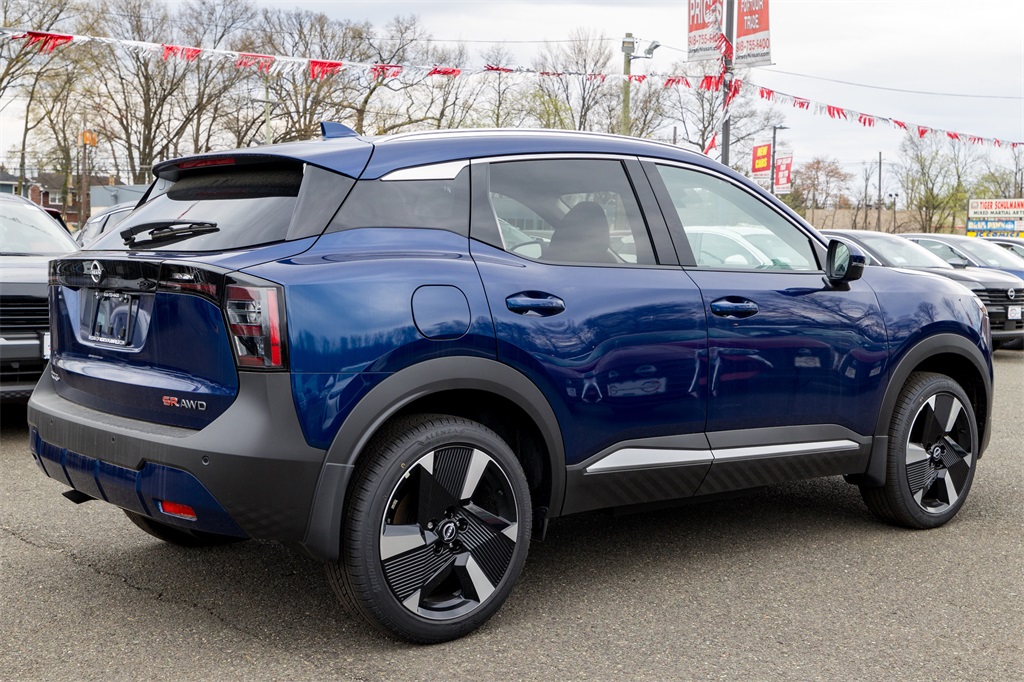 2025 Nissan Kicks SR photo 5