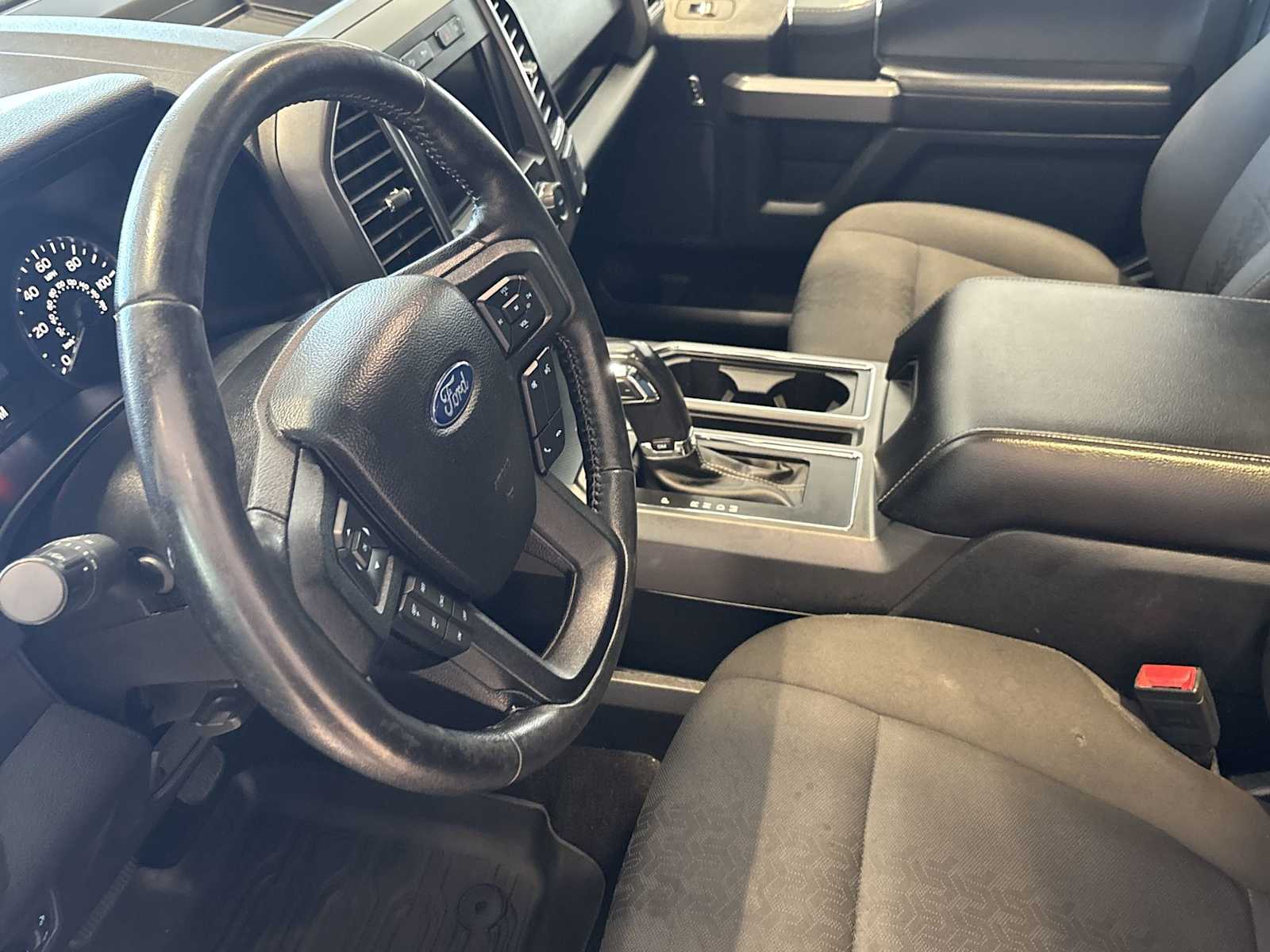 2019 Ford F-150 XLT photo 16