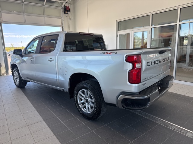 2020 Chevrolet Silverado 1500 LT photo 3