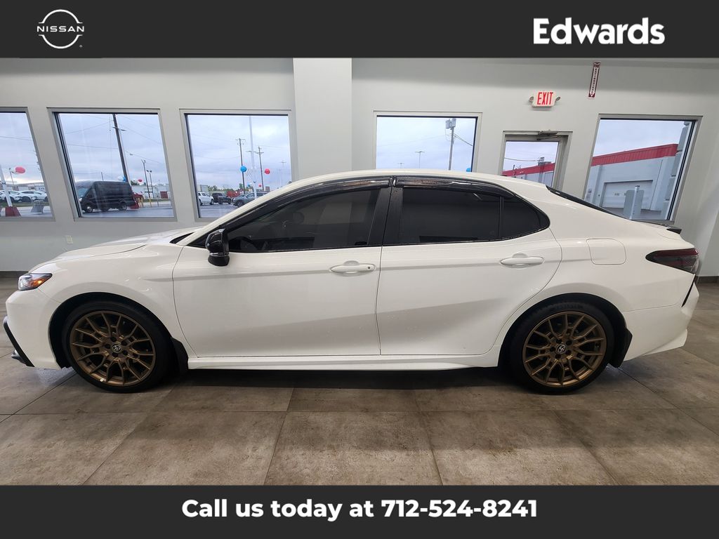 2024 Toyota Camry SE photo 3