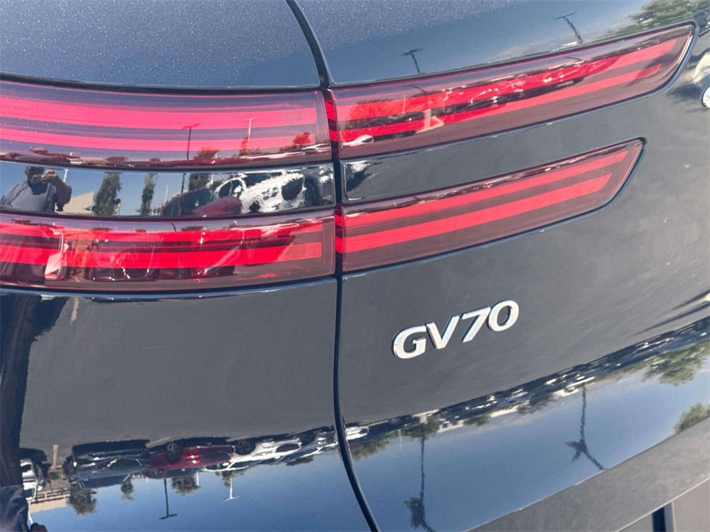 2026 Genesis Electrified GV70 Advanced photo 16