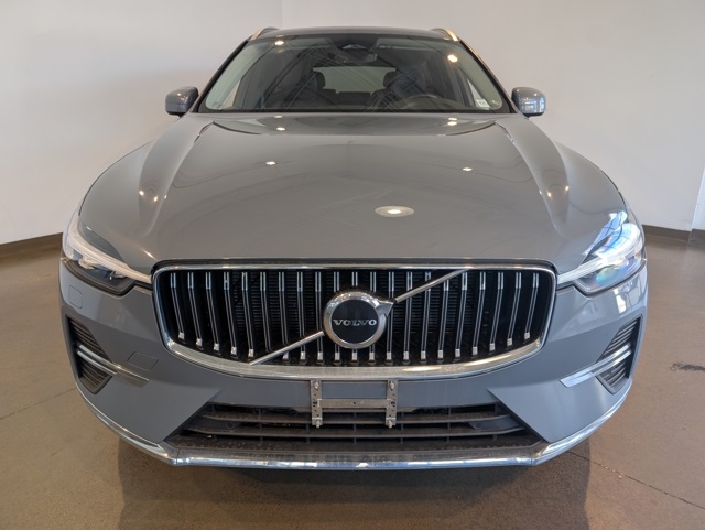 2022 Volvo XC60 B5 Inscription photo 2