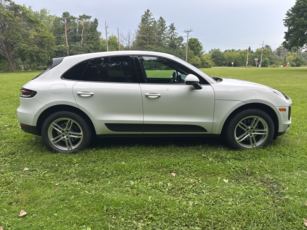 2019 Porsche Macan Base photo 8