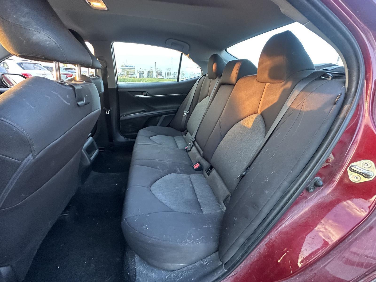 2020 Toyota Camry LE photo 5