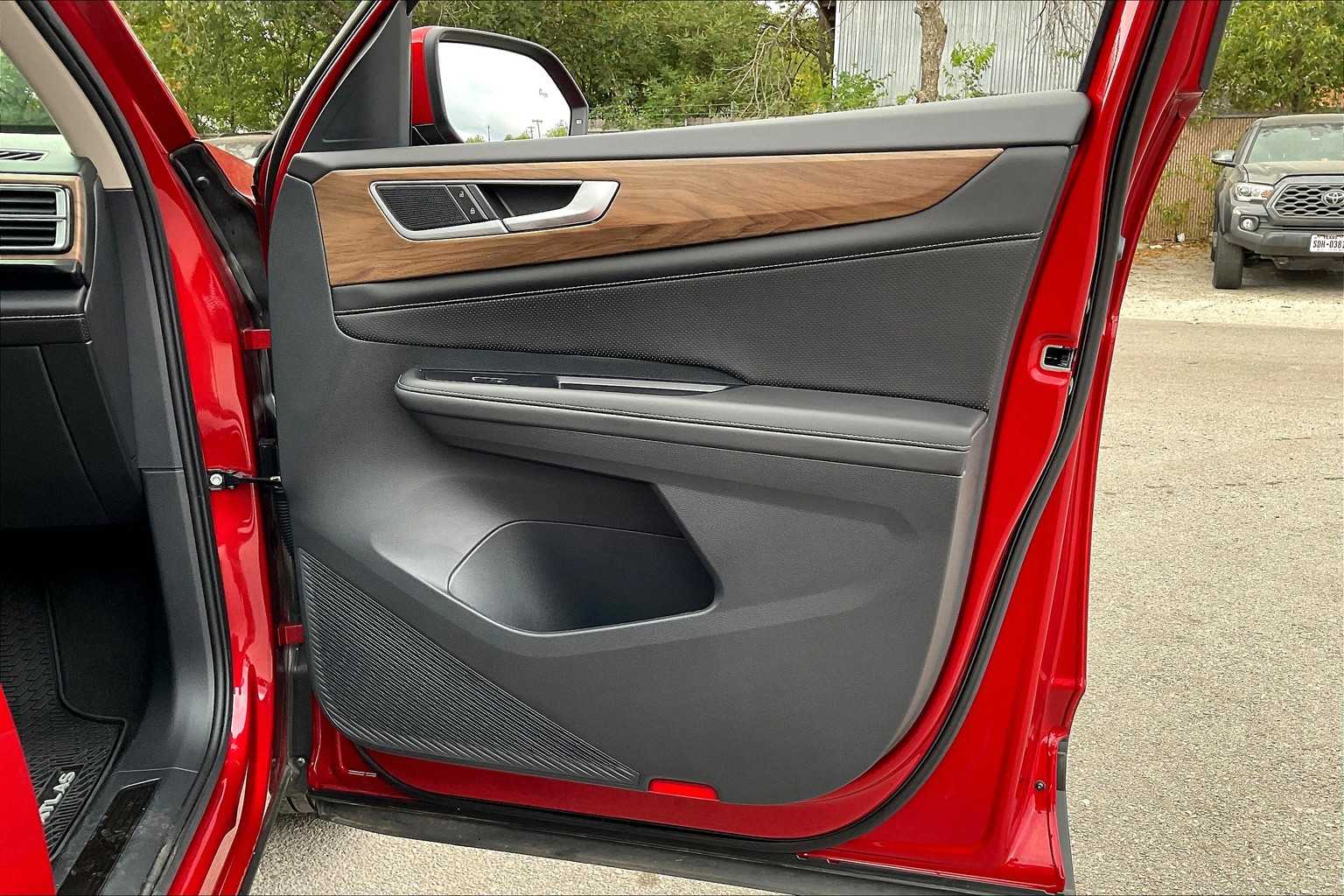 2024 Volkswagen Atlas SE Technology photo 22