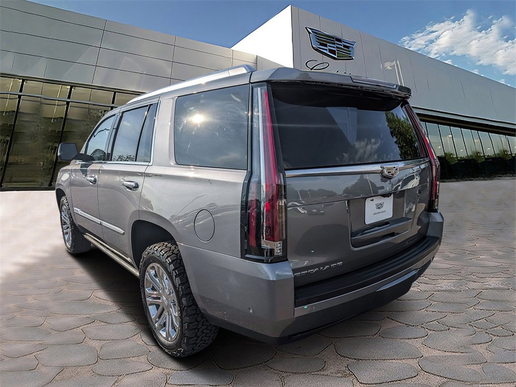 2018 Cadillac Escalade Premium Luxury photo 3