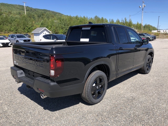2025 Honda Ridgeline Black Edition photo 3