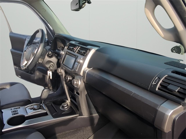 2014 Toyota 4Runner SR5 photo 42
