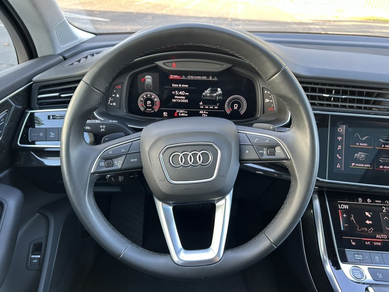 2022 Audi Q7 Premium Plus photo 2