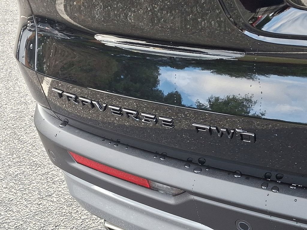 2025 Chevrolet Traverse Z71 photo 4