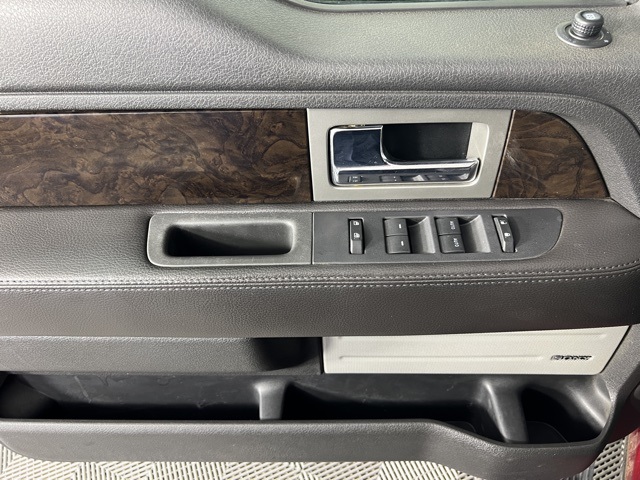 2013 Ford F-150 Platinum photo 9
