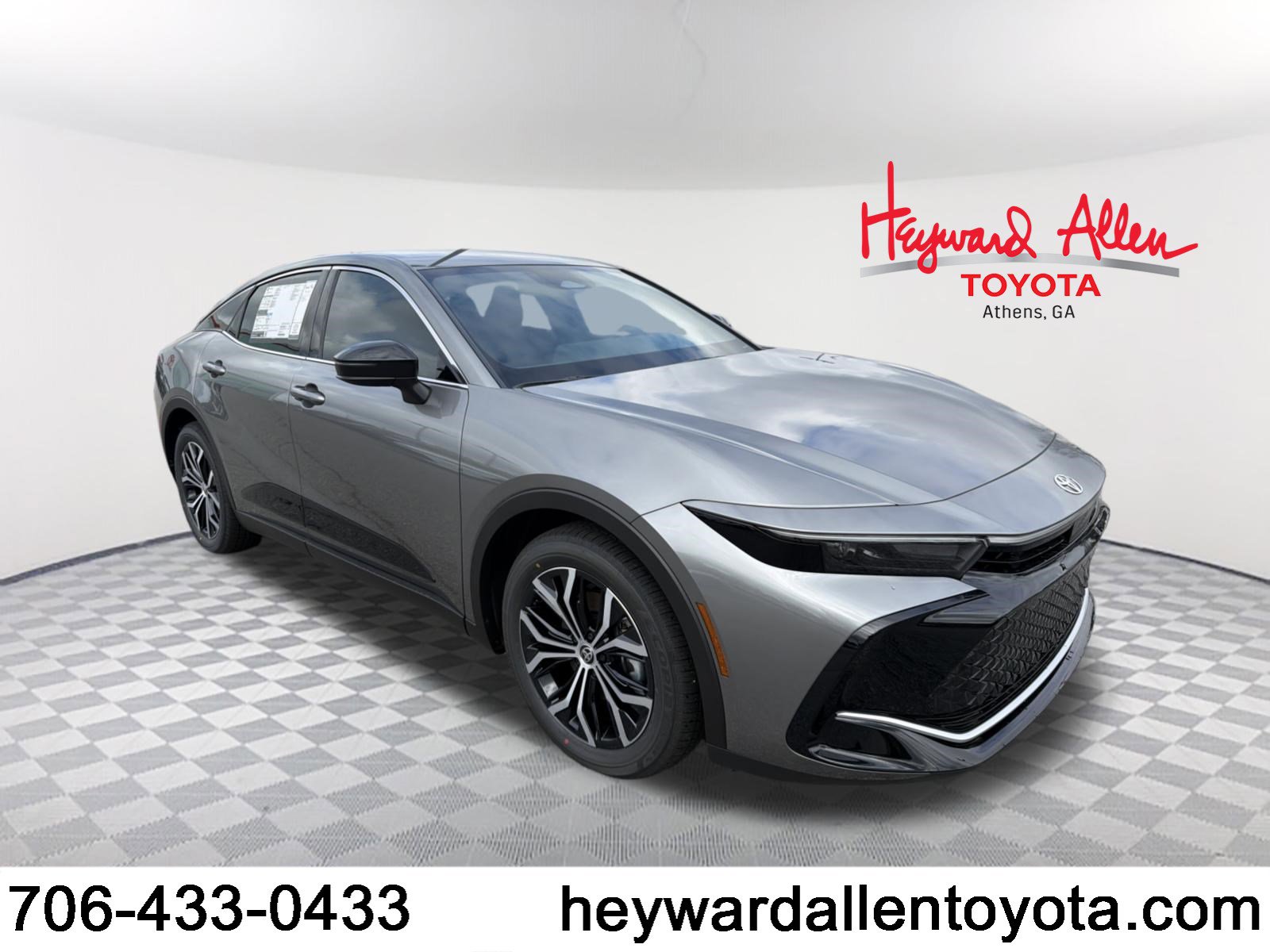 2026 Toyota Crown XLE's photo