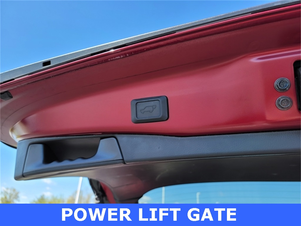 2022 Toyota RAV4 Hybrid XLE Premium photo 4