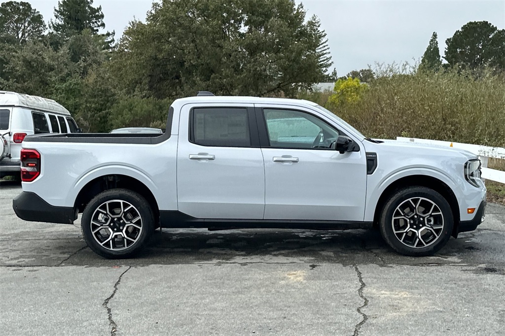 2025 Ford Maverick Lariat photo 3