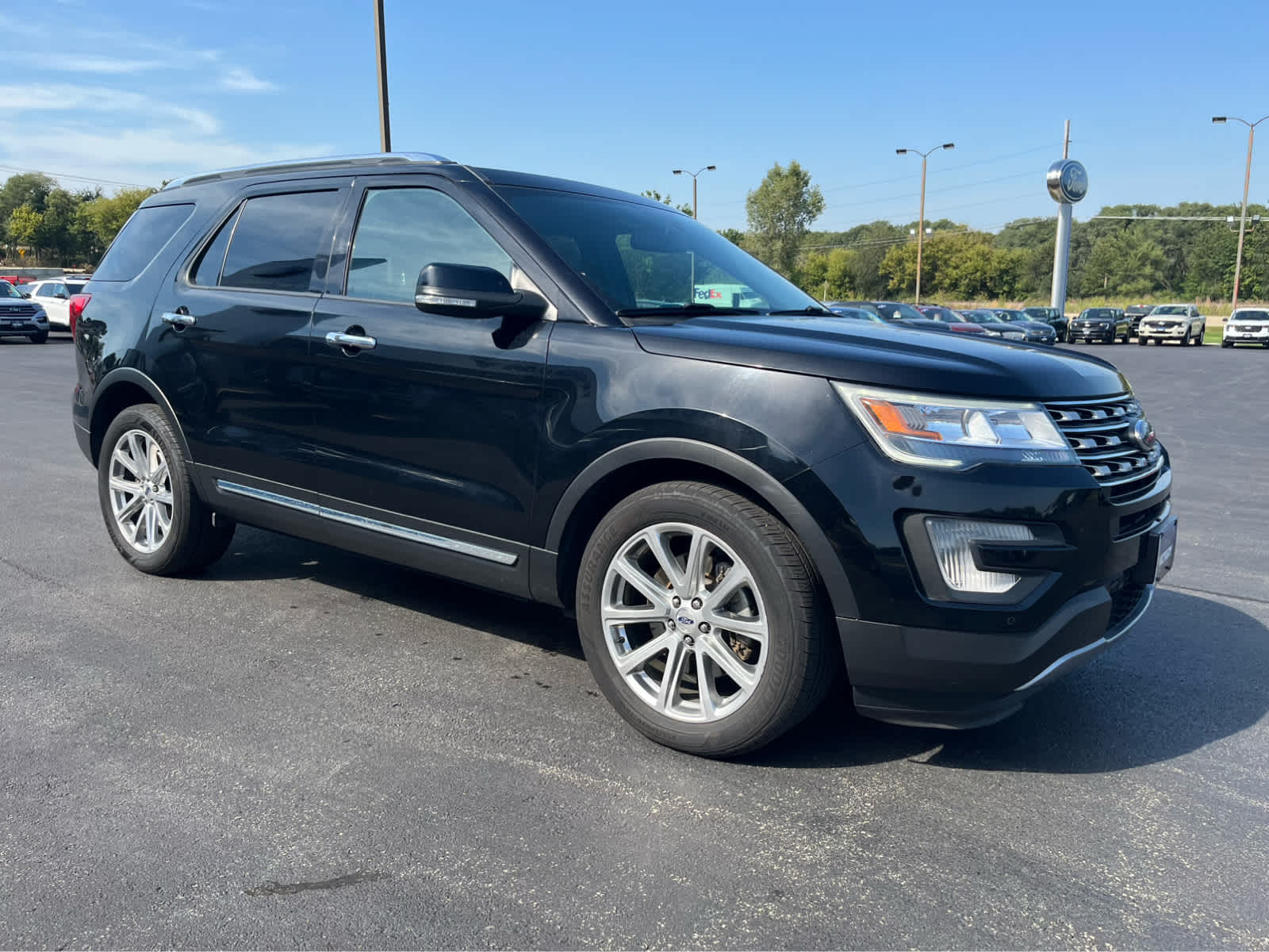Used 2017 Ford Explorer Limited with VIN 1FM5K7F84HGD22094 for sale in Dyersville, IA