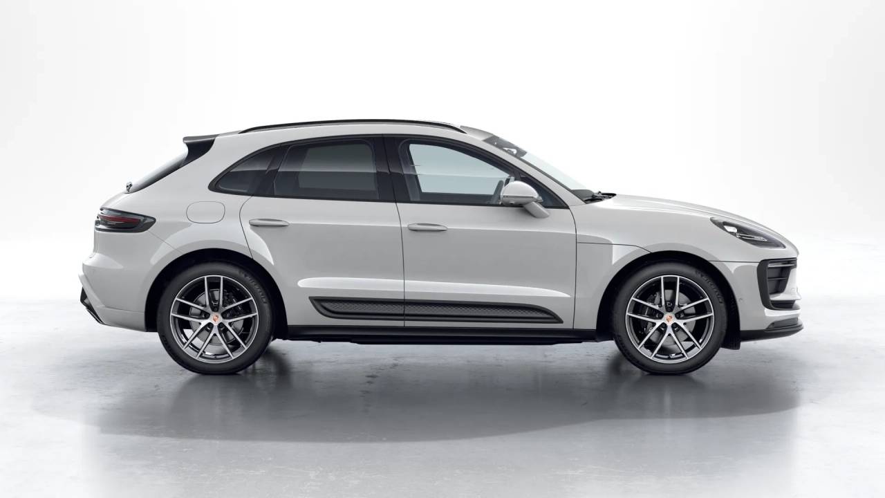 2026 Porsche Macan T photo 6
