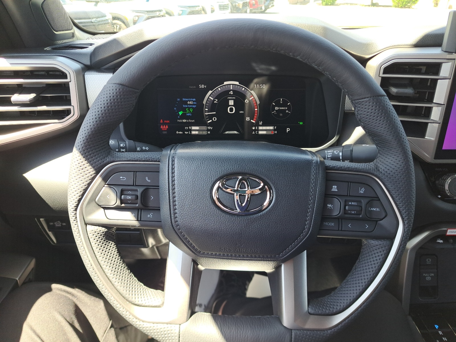 2025 Toyota Tundra Limited CrewMax photo 34