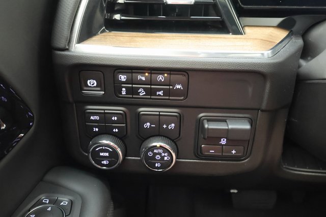 2025 Chevrolet Tahoe High Country photo 18