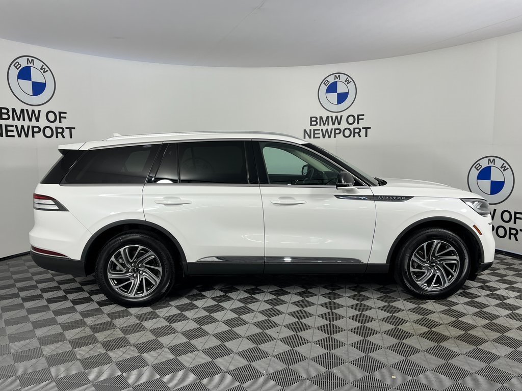 2023 Lincoln Aviator Standard photo 5