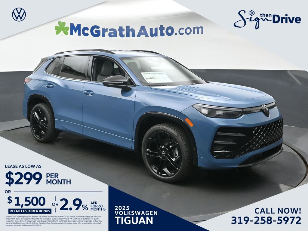 2025 Volkswagen Tiguan SE R-LINE BLACK's photo