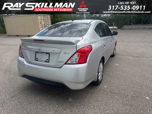 2015 Nissan Versa 1.6 SV photo 5