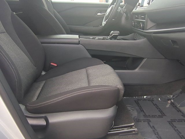 2024 Nissan Rogue SV photo 26