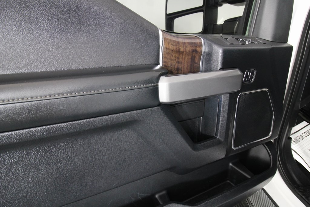 2017 Ford F-350 photo 13