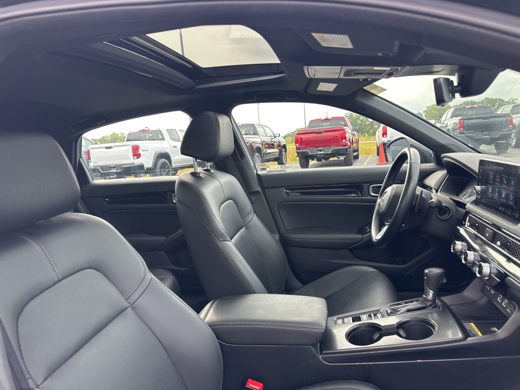 2024 Honda Civic Hatchback Sport Touring photo 26