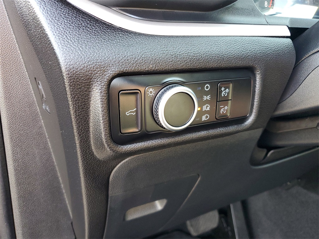 2023 Ford Explorer XLT photo 7