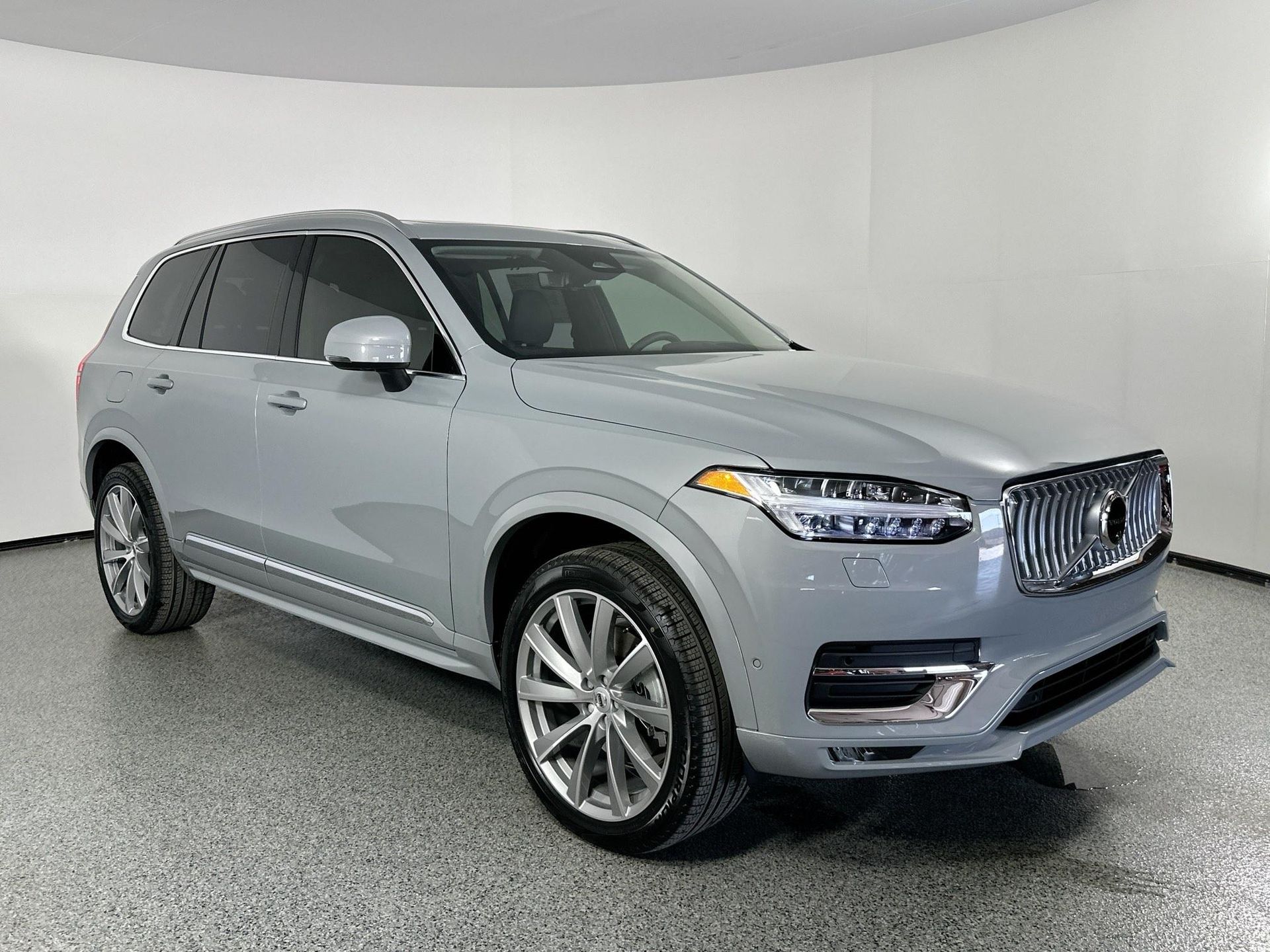2025 Volvo XC90 photo 3