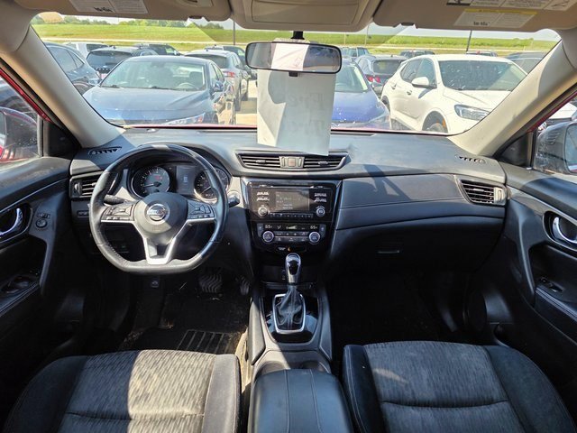 2017 Nissan Rogue SV photo 12