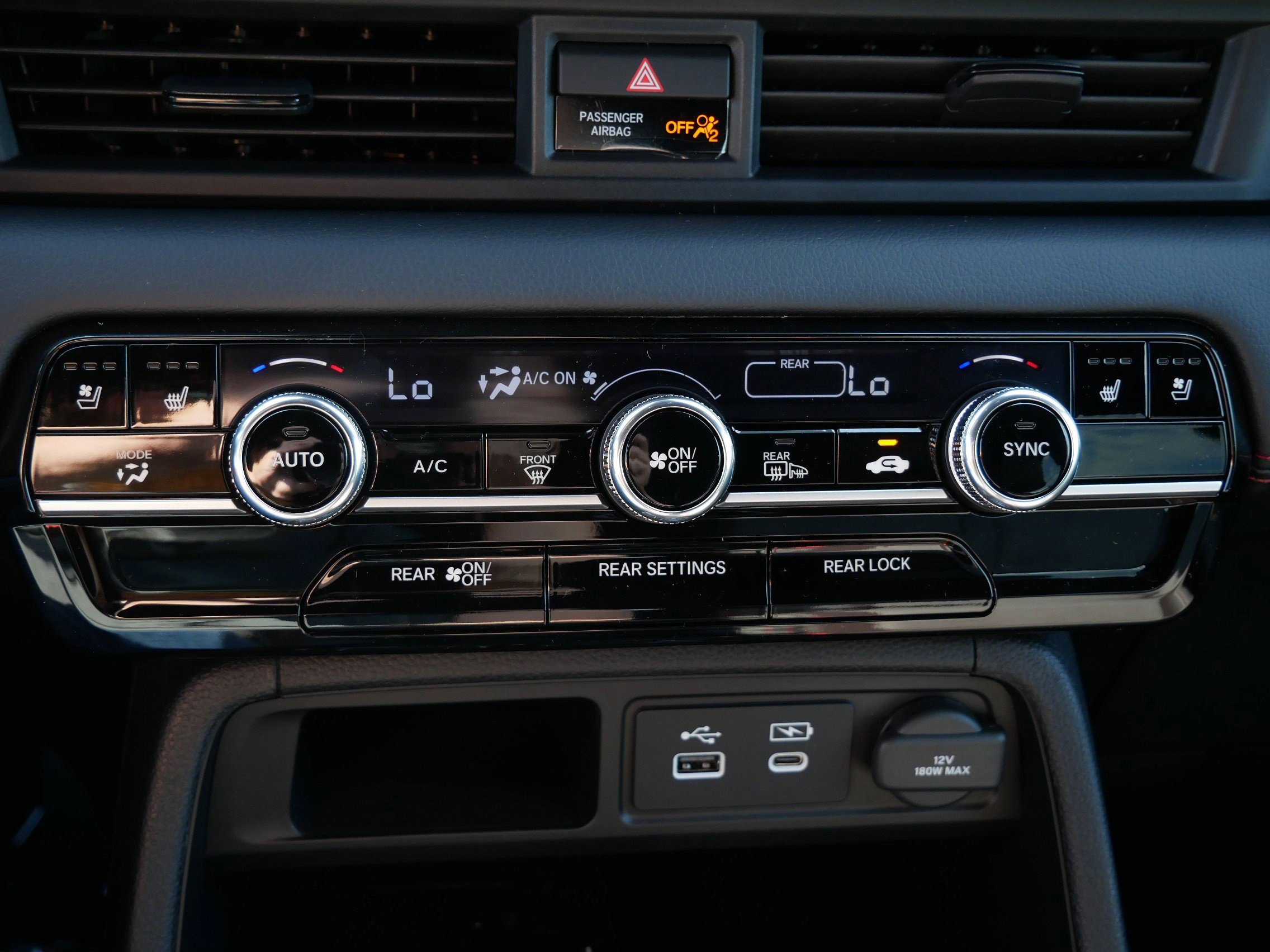 2025 Honda Pilot Black Edition photo 17