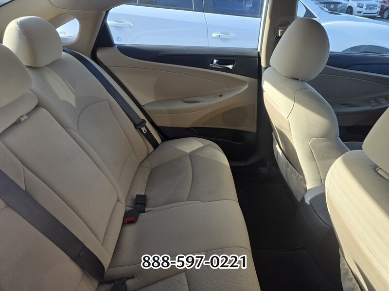 2012 Hyundai Sonata GLS photo 3