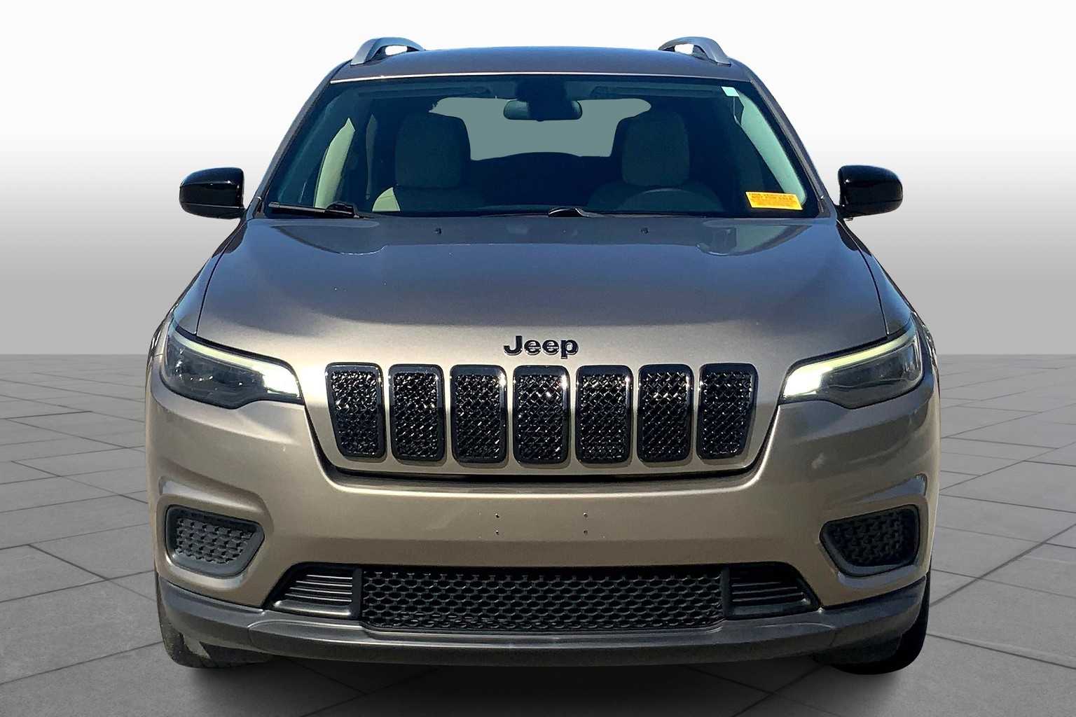 2020 Jeep Cherokee Latitude photo 3