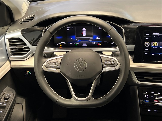 2025 Volkswagen Taos SE photo 11