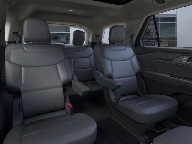 2025 Ford Explorer photo 9