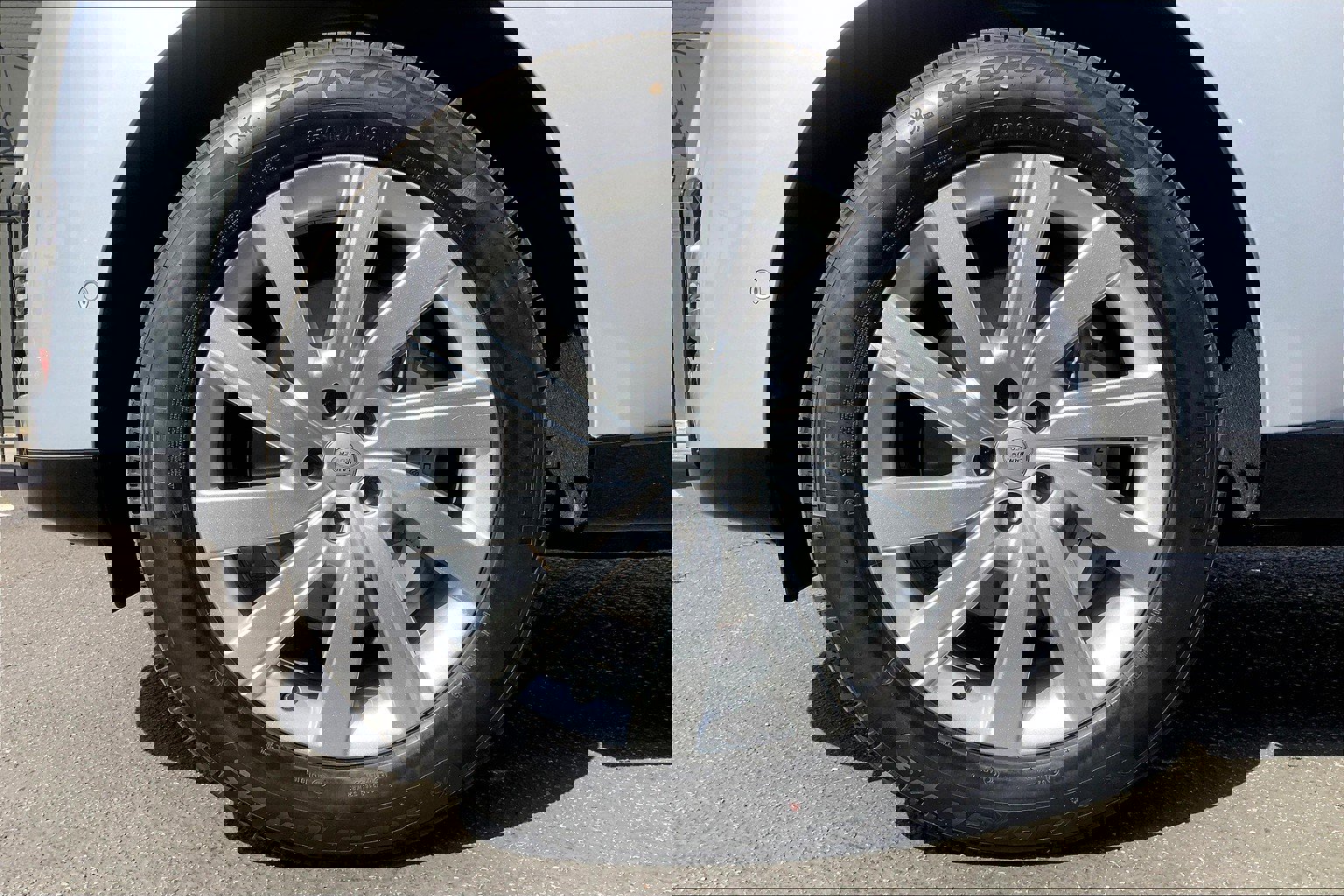 2025 Land Rover Range Rover SE photo 8