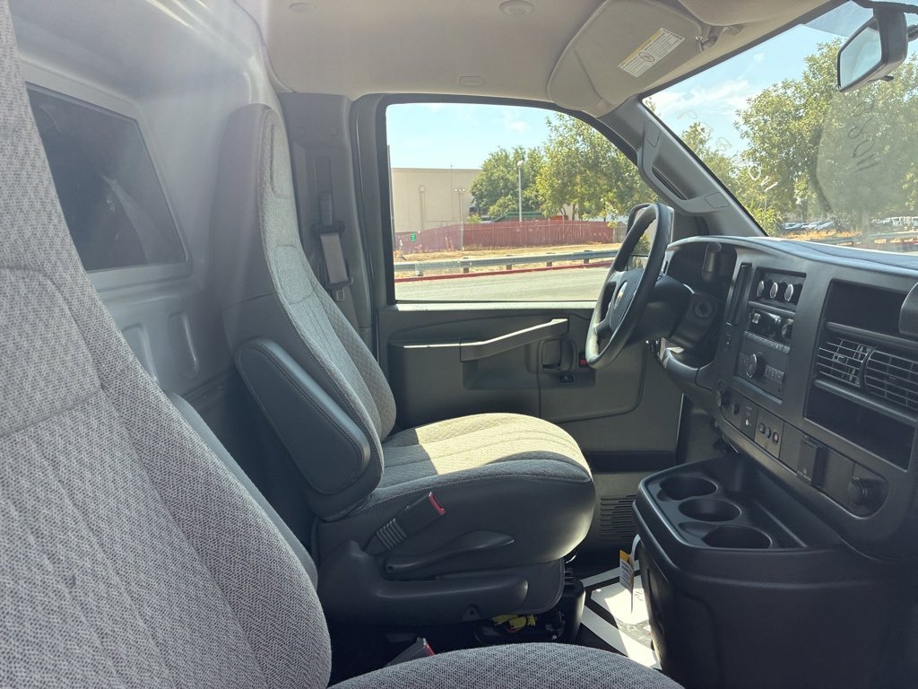 2025 Chevrolet Express Cargo 2500 Van photo 23