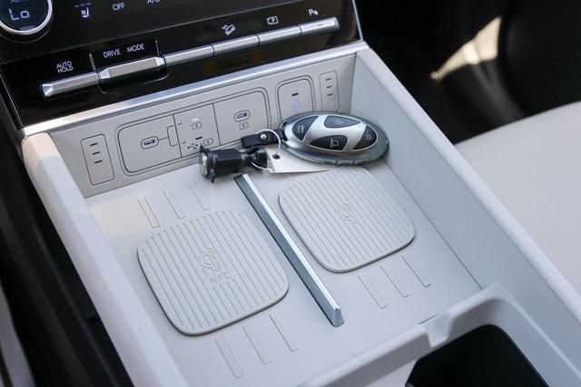 New 2025 White Hyundai Calligraphy image 22