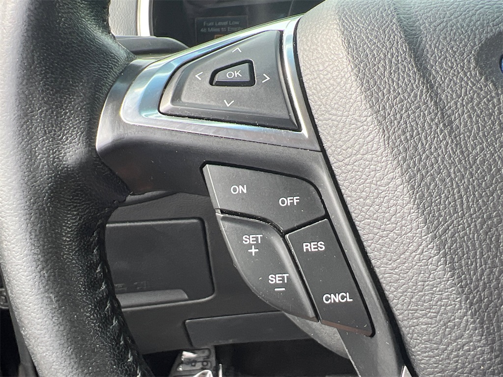 2020 Ford Edge SEL photo 13