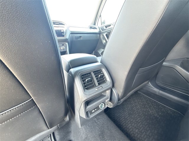 2021 Volkswagen Tiguan SE photo 19