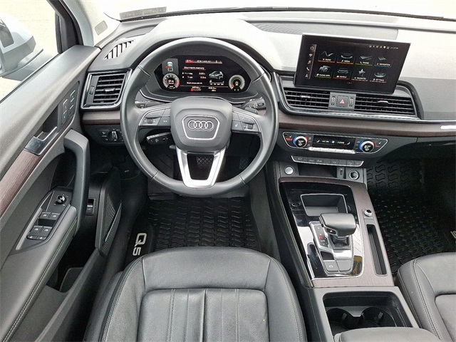 2022 Audi Q5 45 S line Premium photo 2