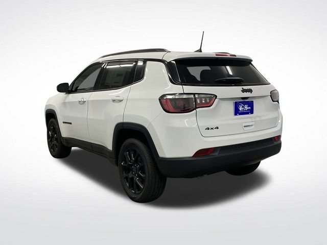 2025 Jeep Compass Latitude photo 3