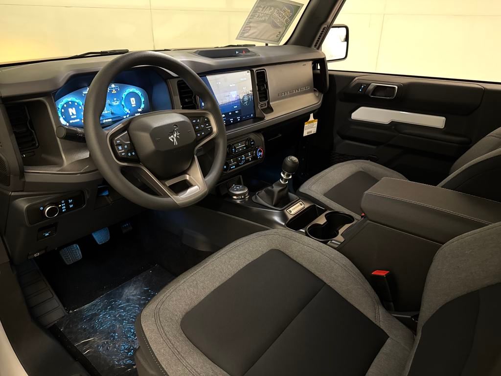 2025 Ford Bronco Base photo 25