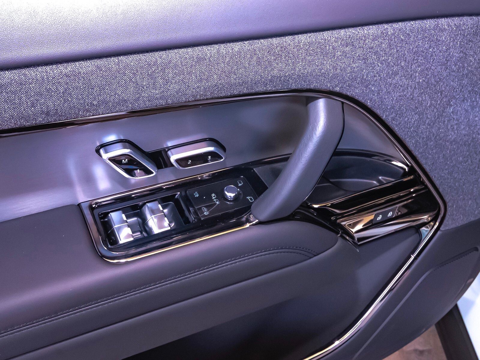 2025 Land Rover Range Rover Sport SE photo 29