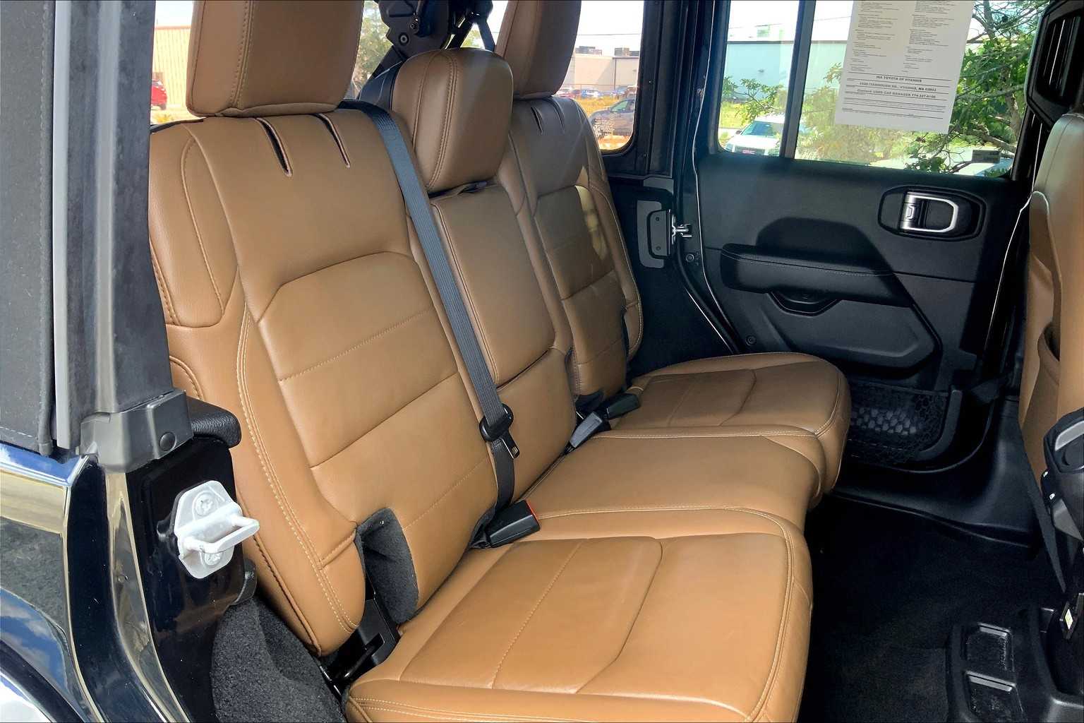 2021 Jeep Wrangler Unlimited Sahara photo 15
