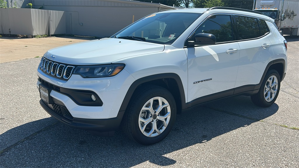2025 Jeep Compass Latitude photo 9