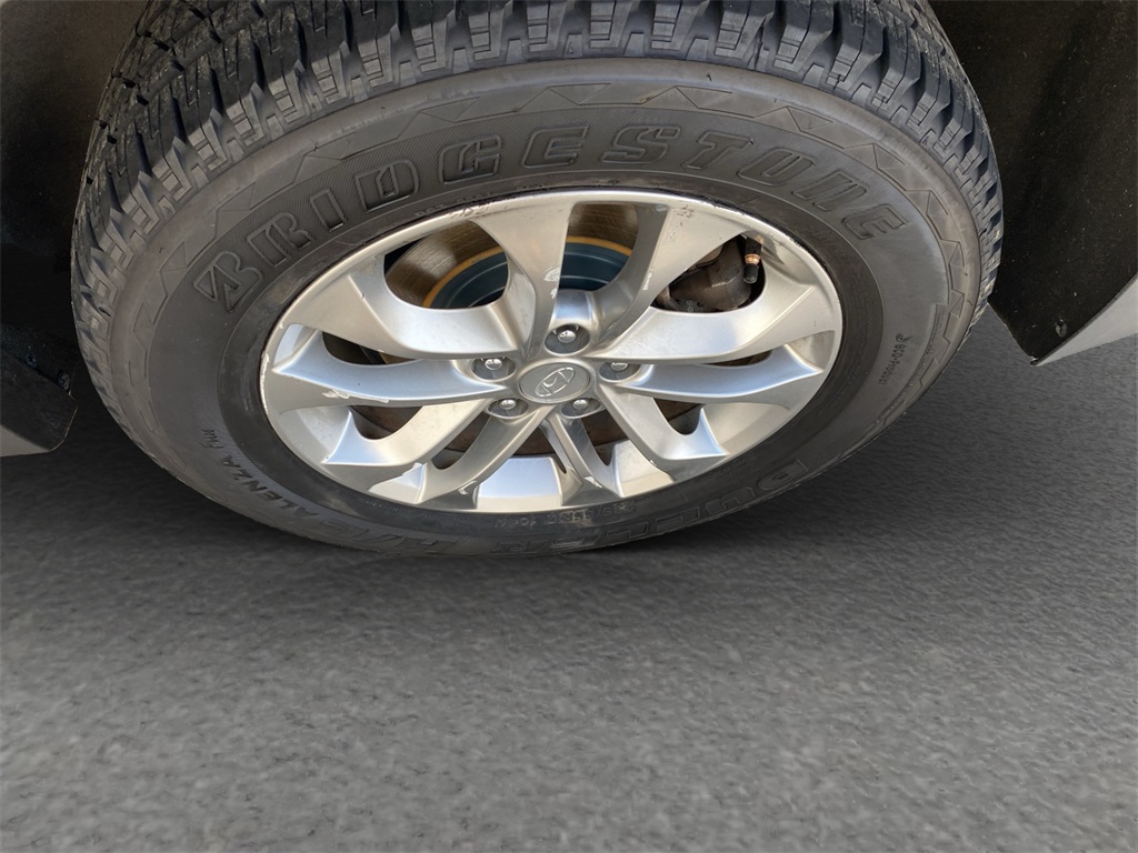 2019 Hyundai Santa Fe SE photo 19